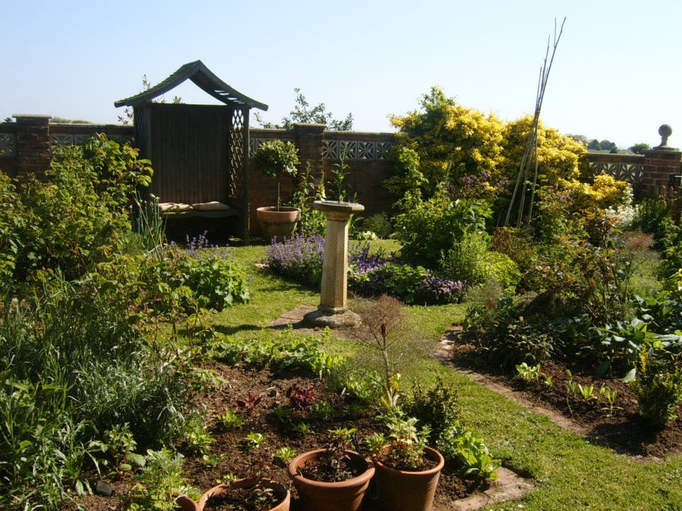 herb garden 2.jpg